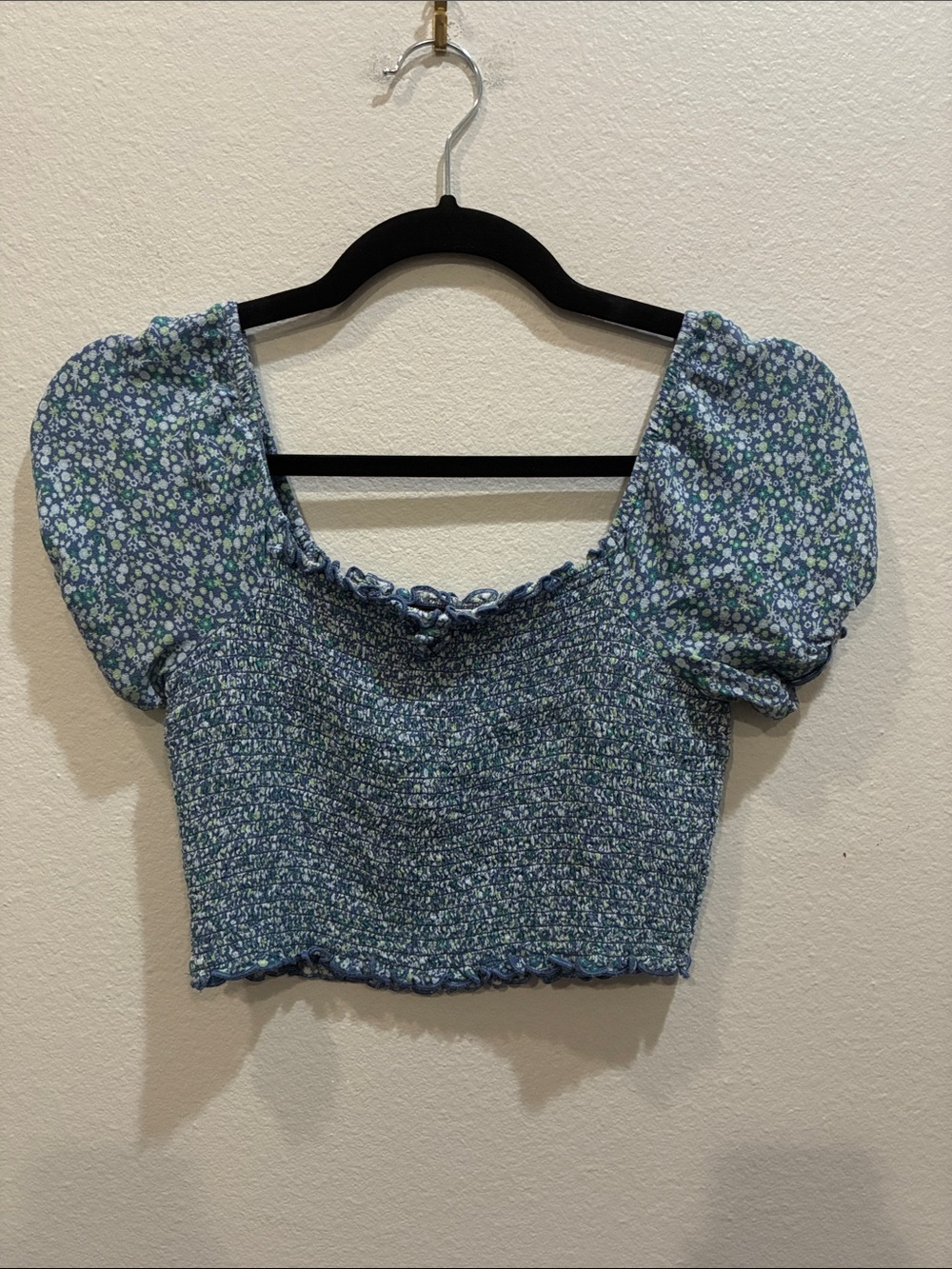 aerie Blue Floral Smocked Puff Sleeve Crop Top